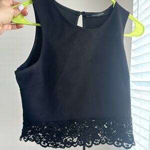 Black short top very elegant.